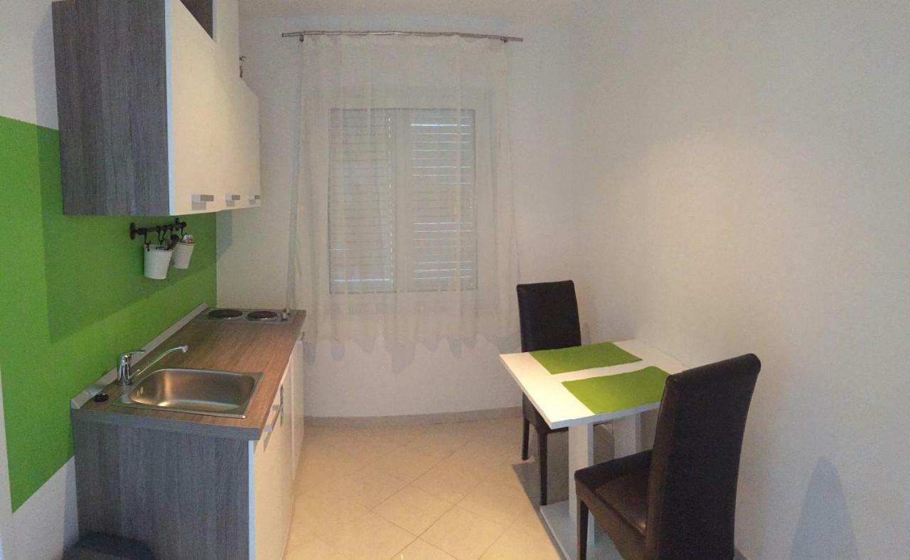 Apartmani Irena Jezevac 크르크 외부 사진