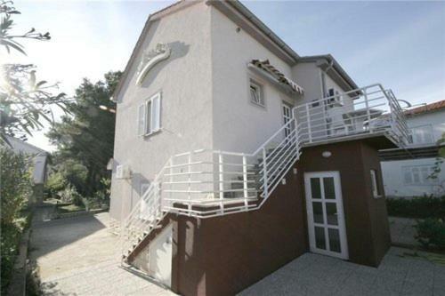 Apartmani Irena Jezevac 크르크 외부 사진